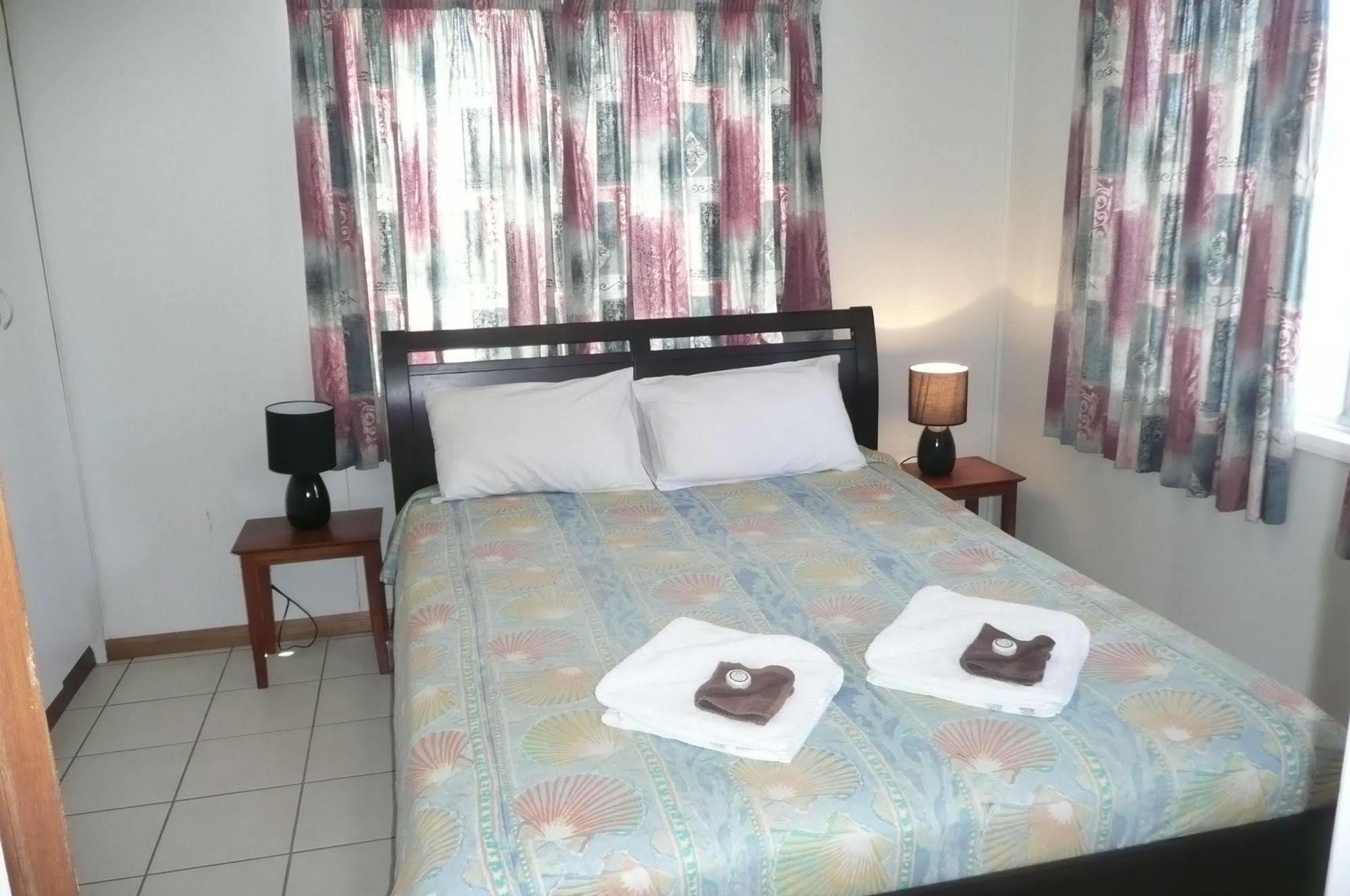 Ocean Breeze Apartments Bowen Ngoại thất bức ảnh